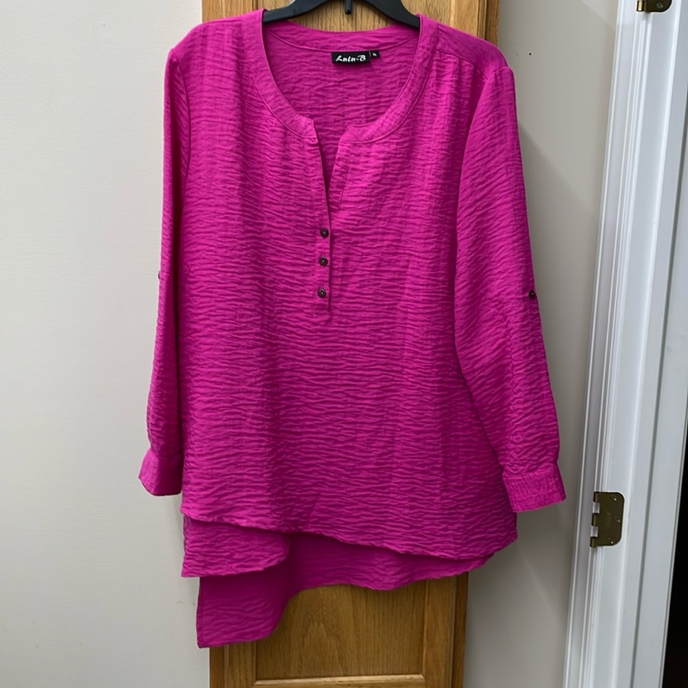 Lulu B ladies tunic top size XL. Hot pink.